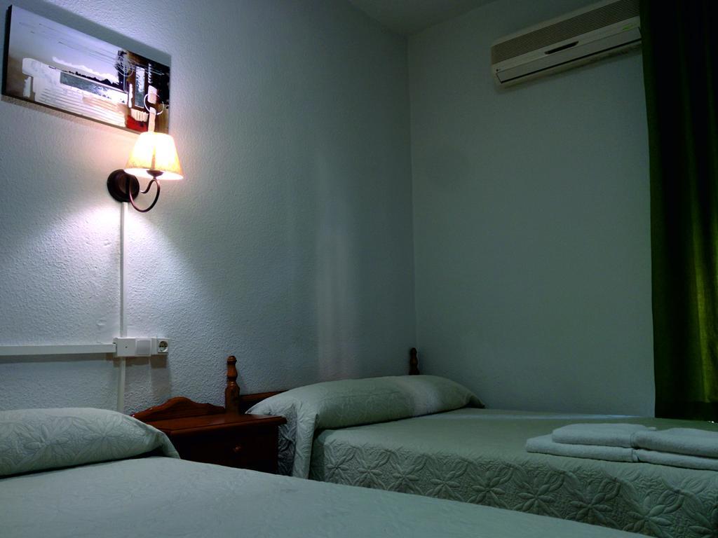 Hostal Santa Barbara Toledo Room photo